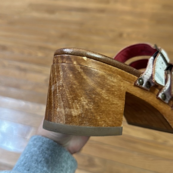 Like New!!! Bed Stü- Adriana-Size 8.5 - Picture 2 of 4